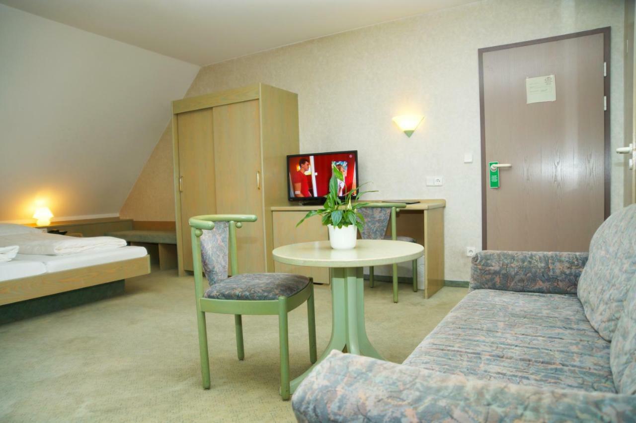לודוויגסבורג Hotel Krauthof מראה חיצוני תמונה
